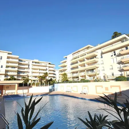 Appartamento T2 Climatisé à 5 Minutes à Pied De La Avec Parking, Piscine Et Wifi